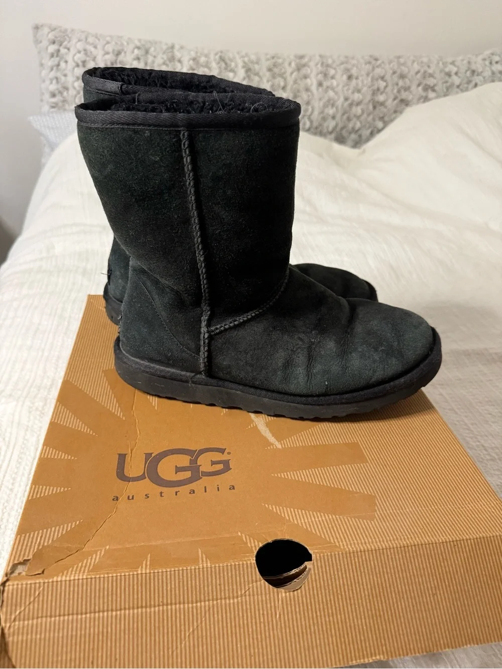 UGG classic short